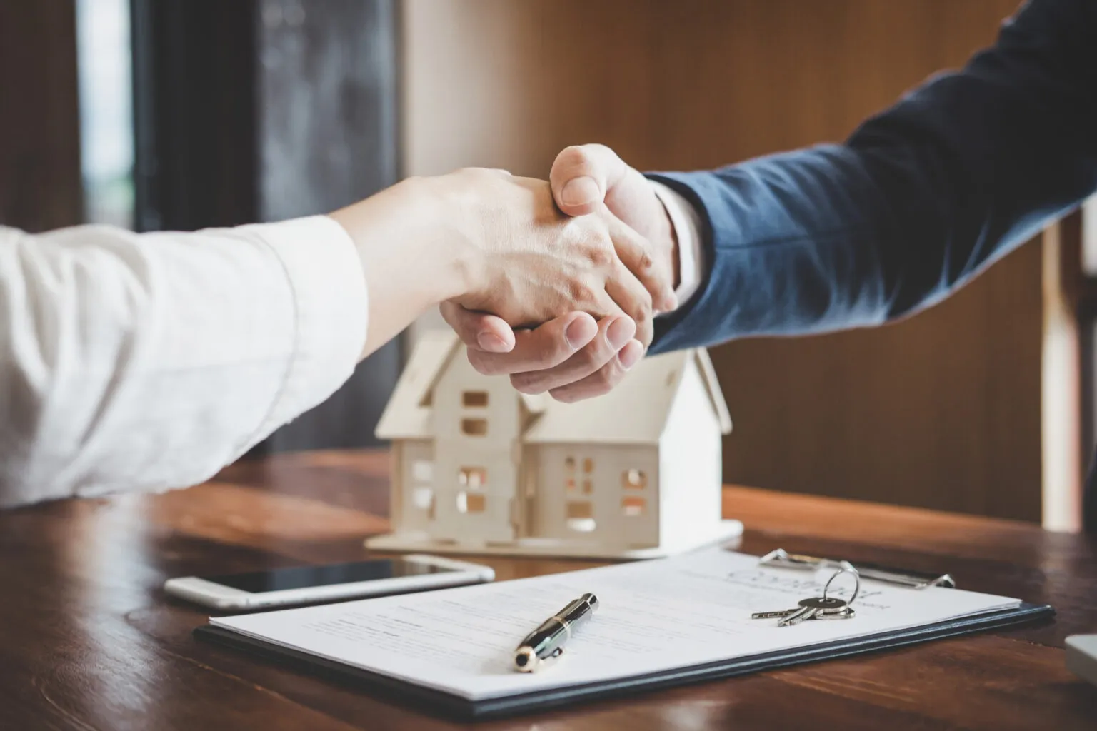 Looking for a Real Estate Agent in Encino? Let’s Make Your Move Easy!